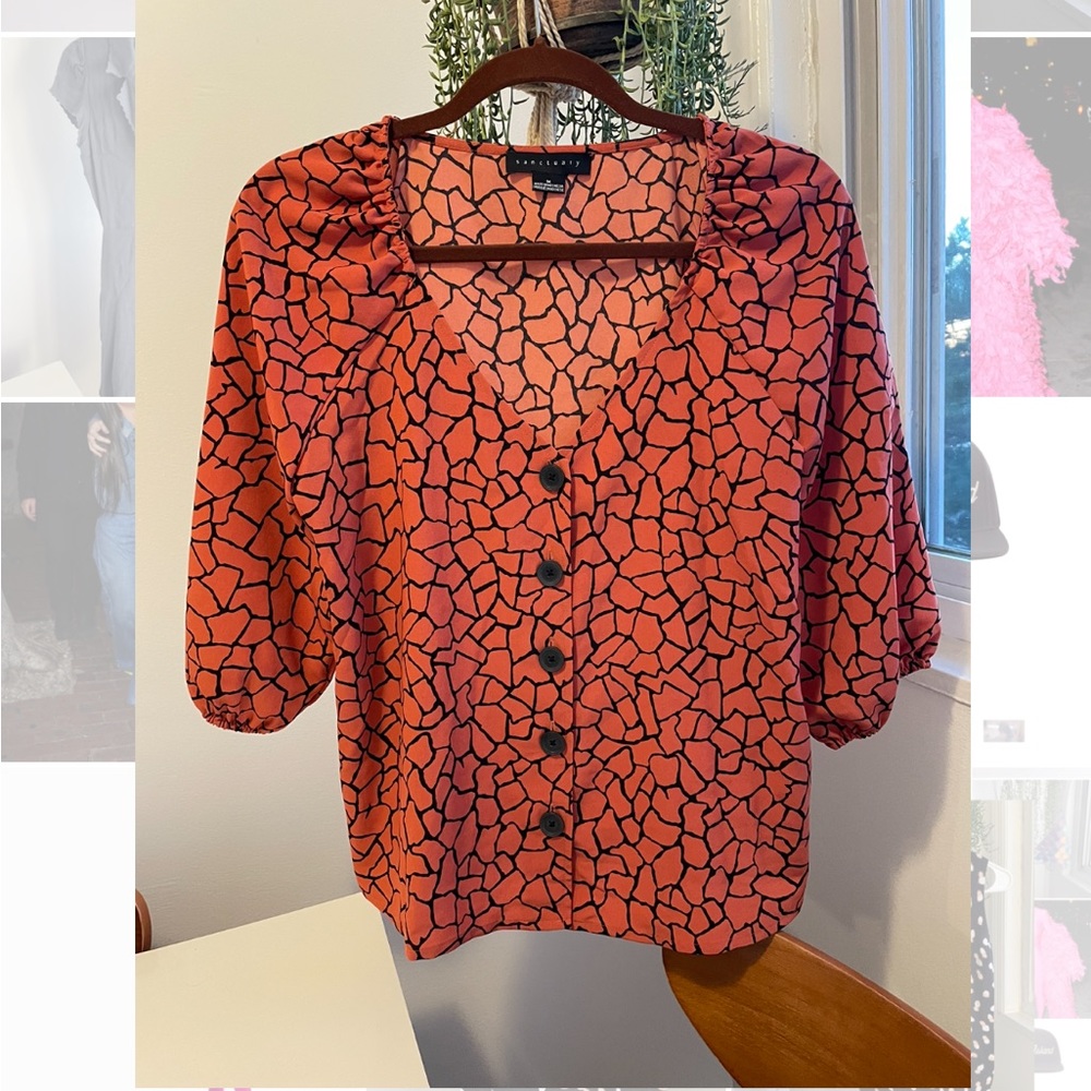Top with puff sleeves